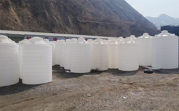 兰州PE塑料桶的液体兼容性解析:酸碱溶剂使用指南 兰州PE塑料桶的液体兼容性解析:酸碱溶剂使用指南